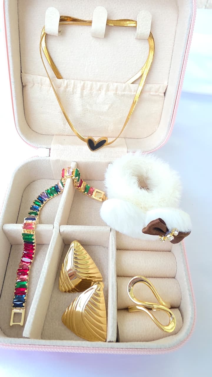 Pink Hamper Box (6 items and a free jewelery organiser)