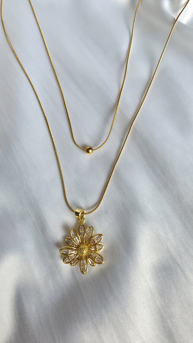 Crystal Bloom Layered Chain