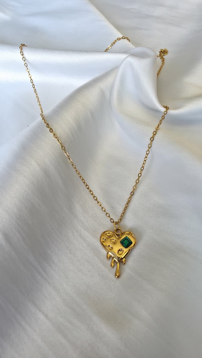 Elegant Gold Heart Pendant Necklace