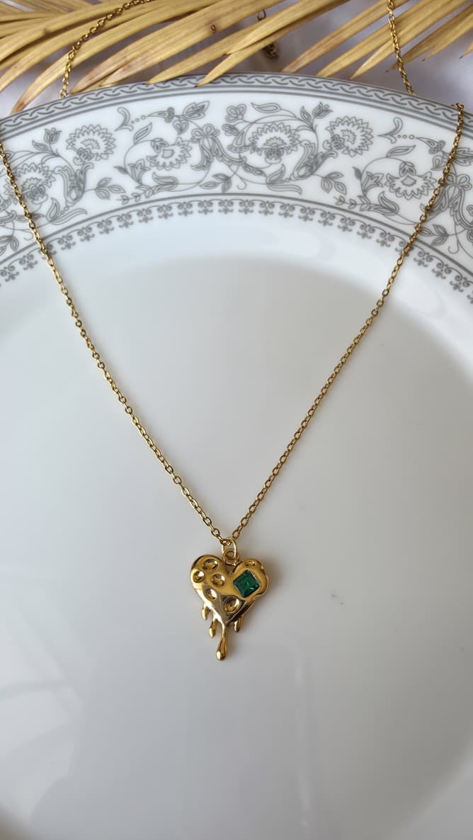Elegant Gold Heart Pendant Necklace