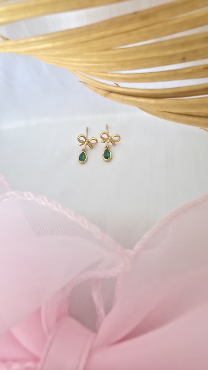 Minimalist Ribbon Droplets