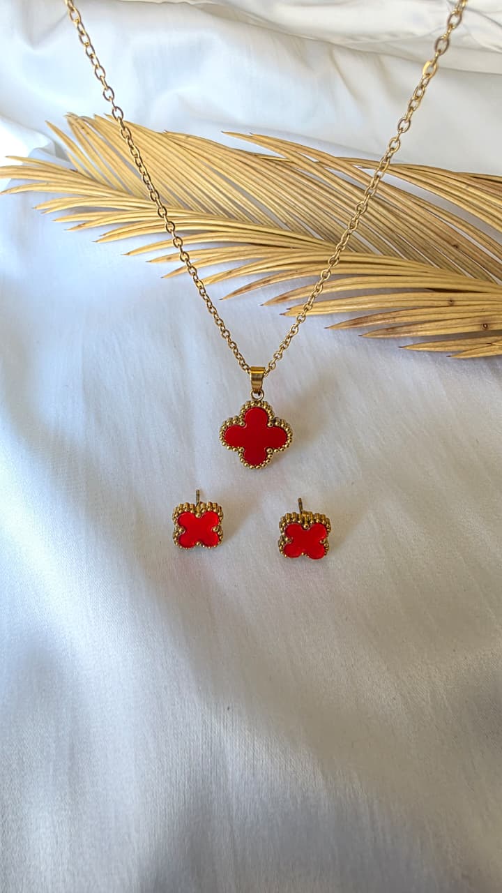 Red Clover Pendant Set