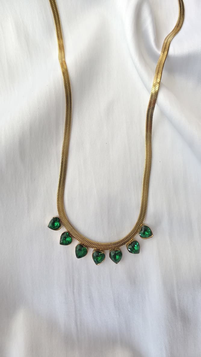 Emerald-hued drops Necklace