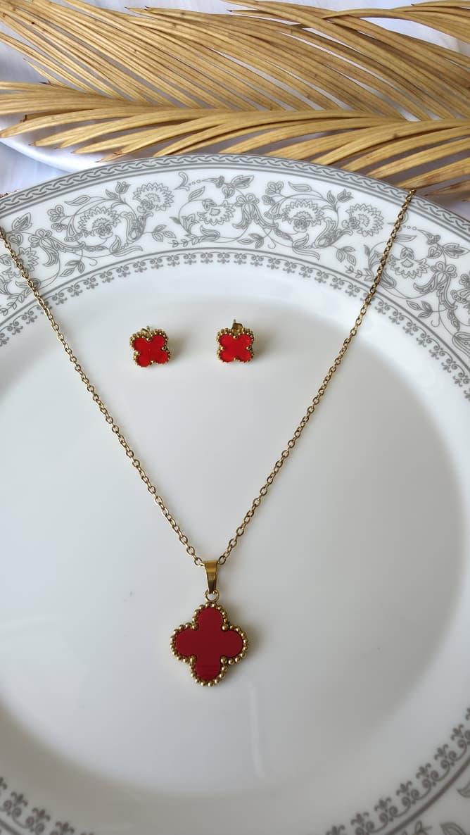 Red Clover Pendant Set
