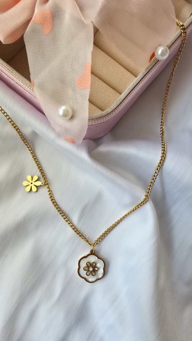 The Daisy Dream Necklace