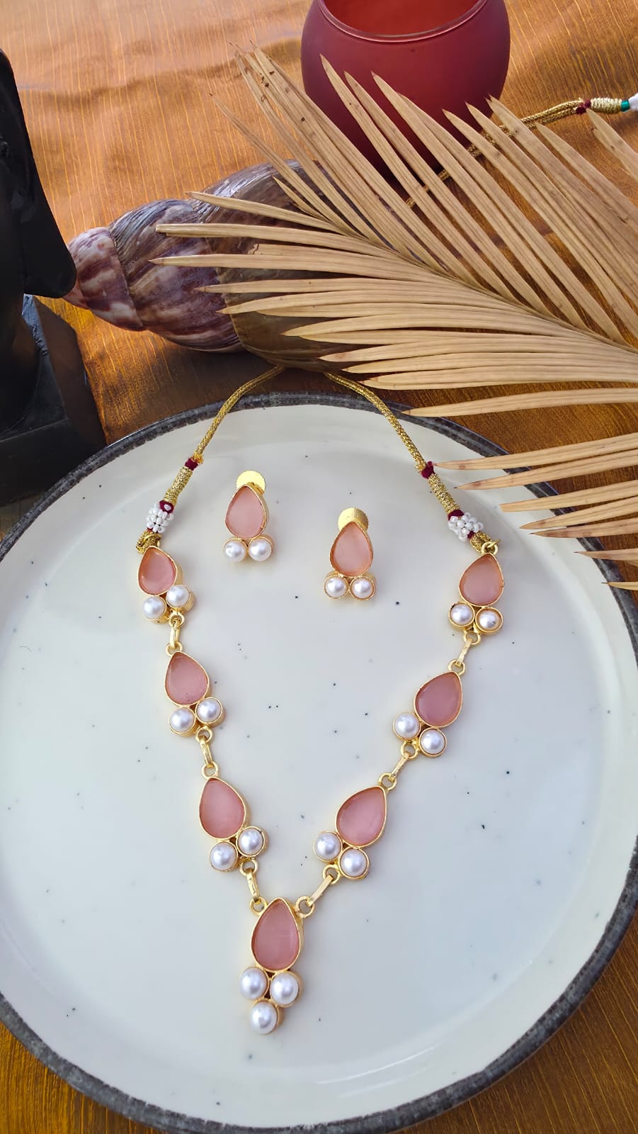 Pink Monalisa Stone & Pearl Necklace Set