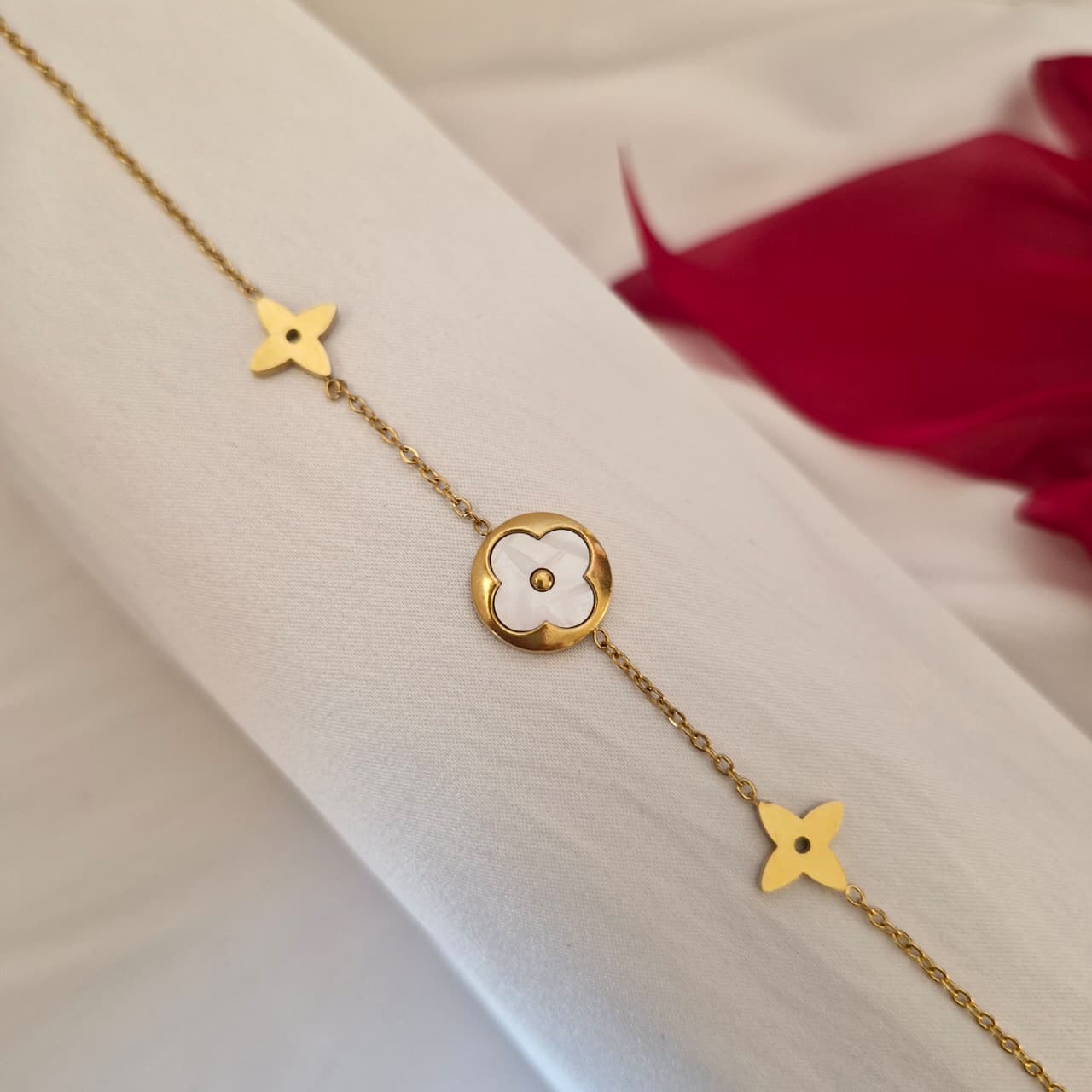 The Mother-of-Pearl Clover Bracelet