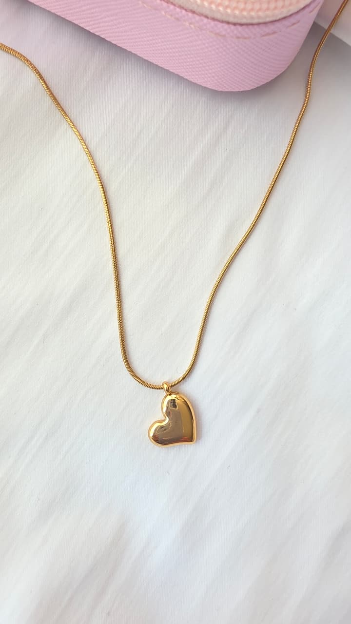 Elegant Minimalistic Heart Pendant Necklace