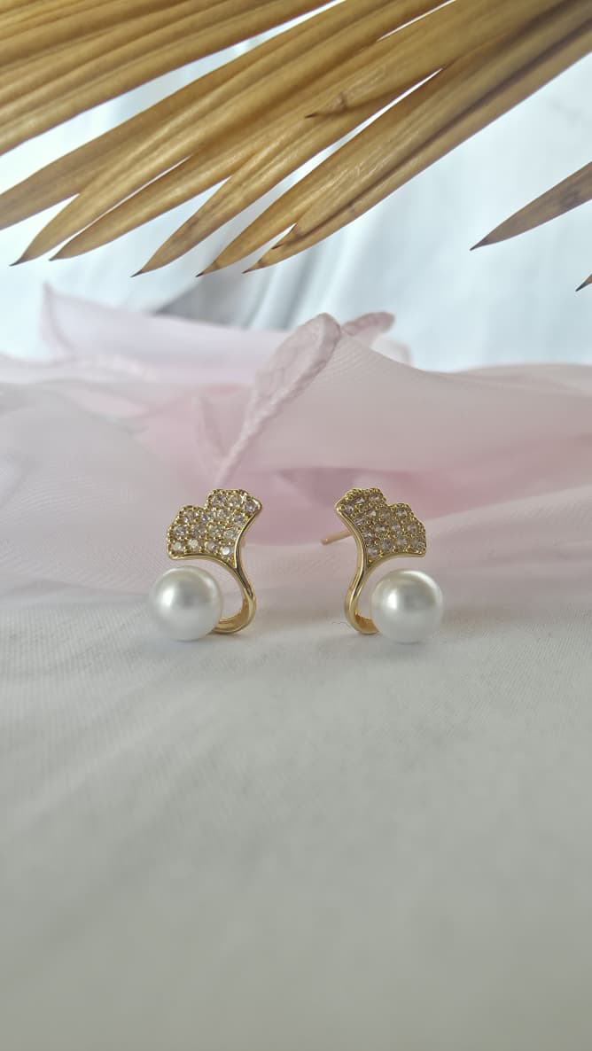 The Dewdrop Gingko Earrings