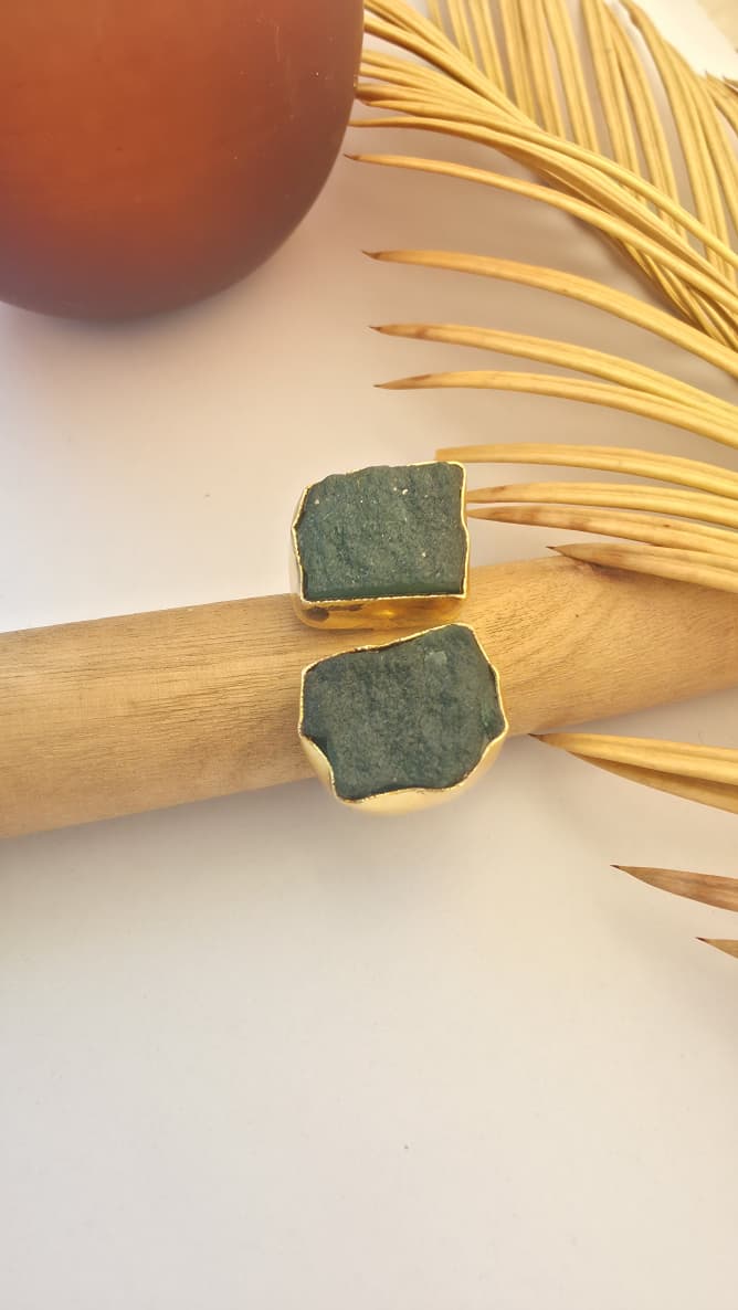 Raw Stone Adjustable Ring (green)