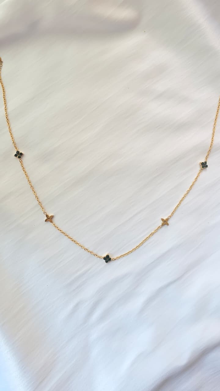 Dainty Clover Necklace