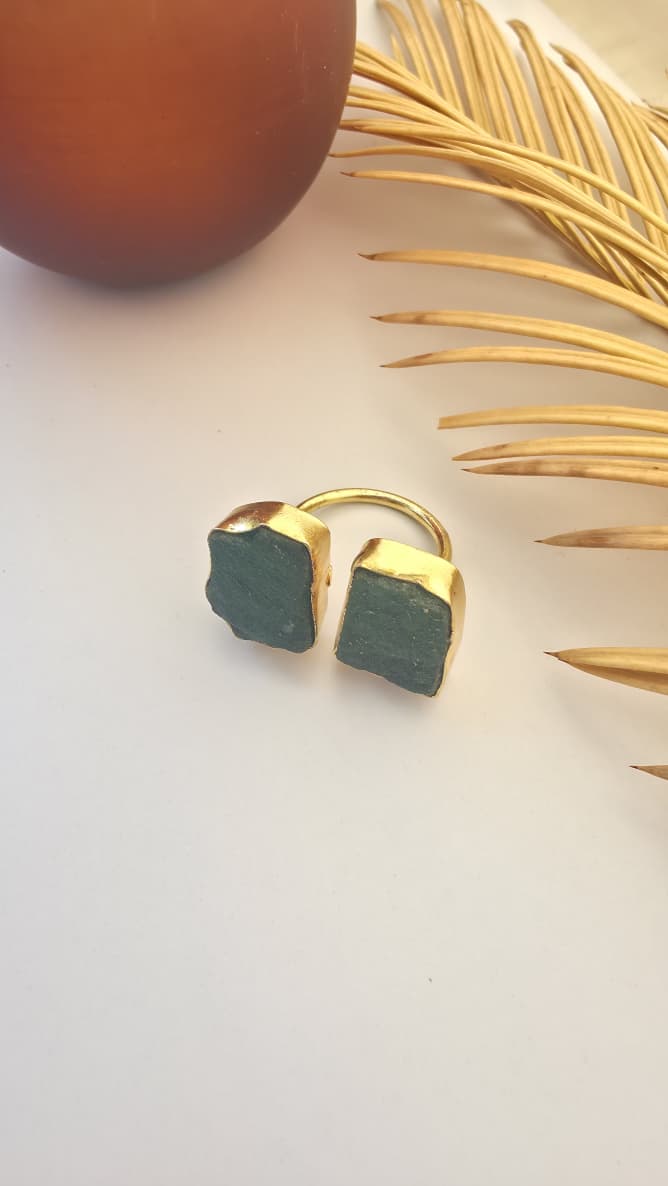 Raw Stone Adjustable Ring (green)