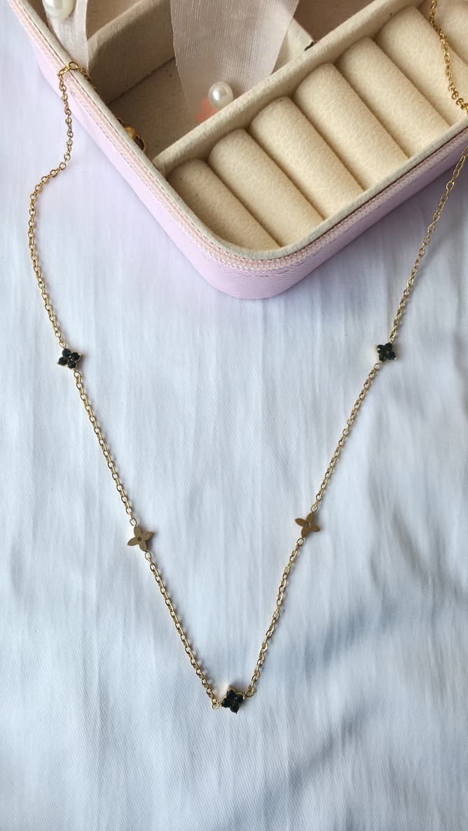 Dainty Clover Necklace