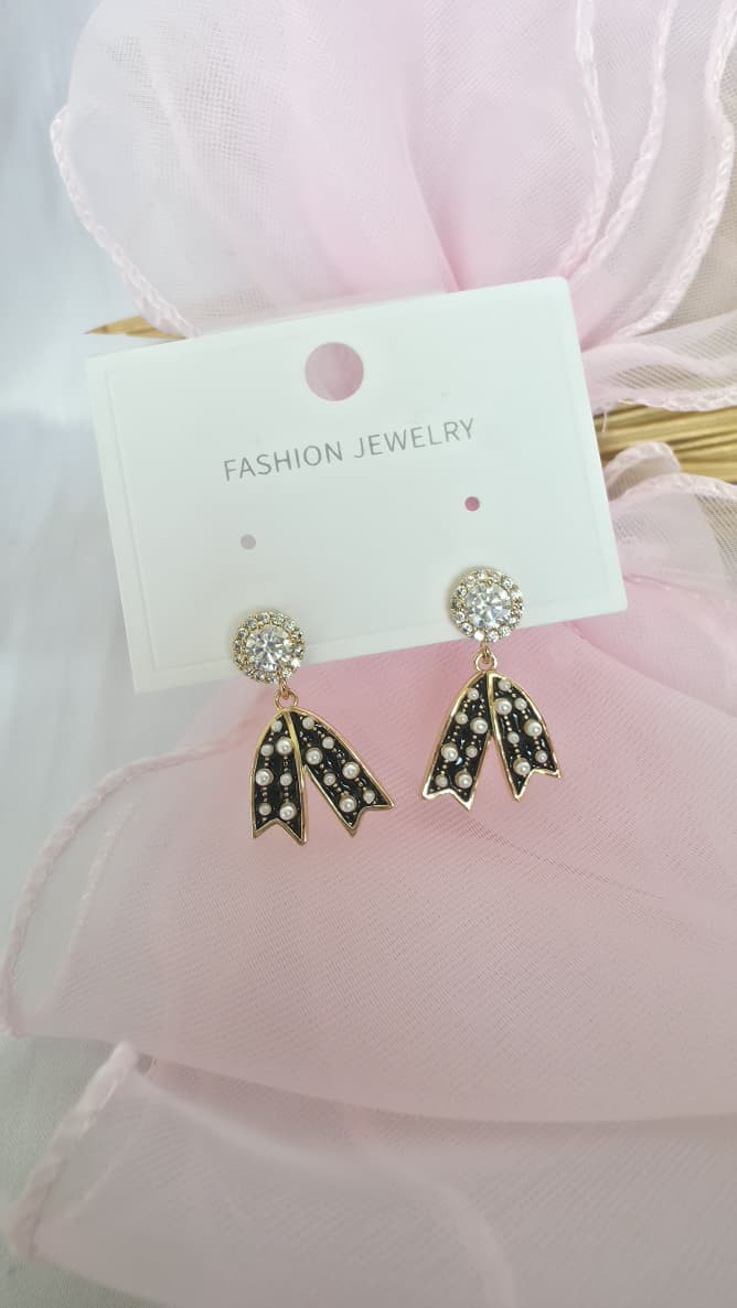 Starlight Pearl Ribbon Studs