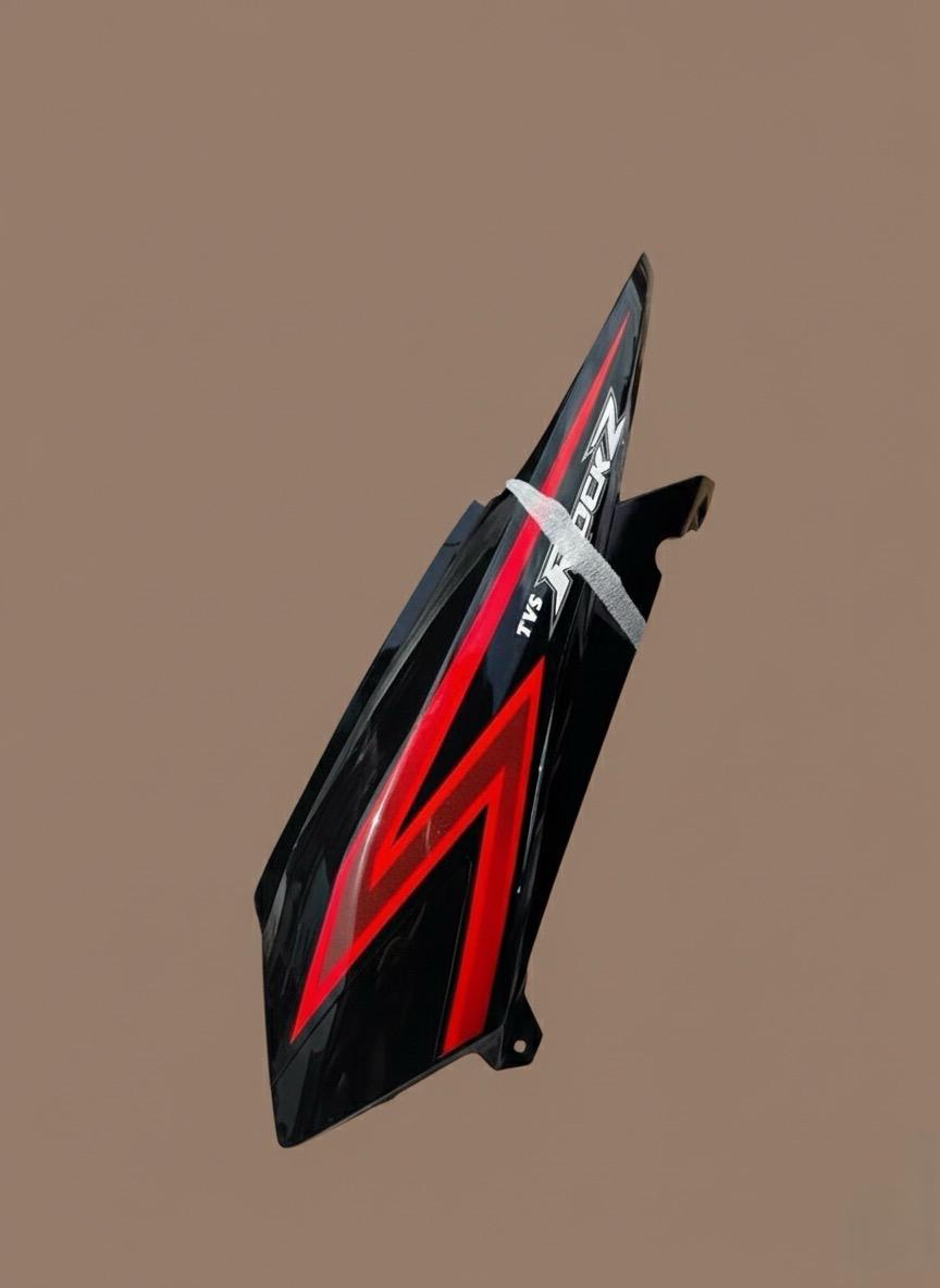 Cache latéral de moto