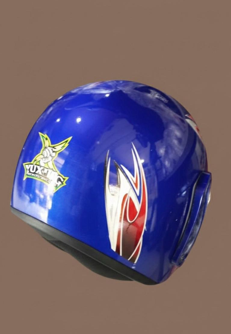 Casque de moto bleu