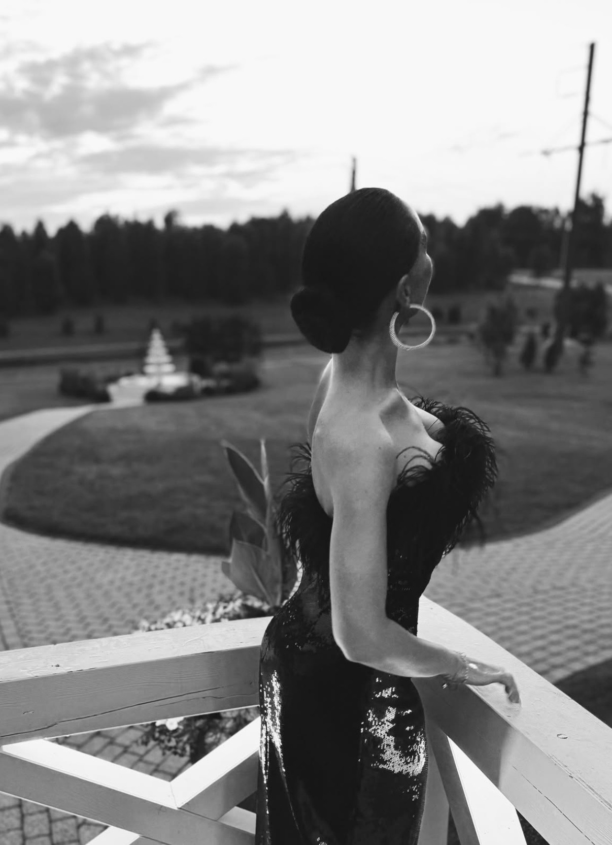 REBECCA VALLANCE FEATHER-TRIMMED MIDI