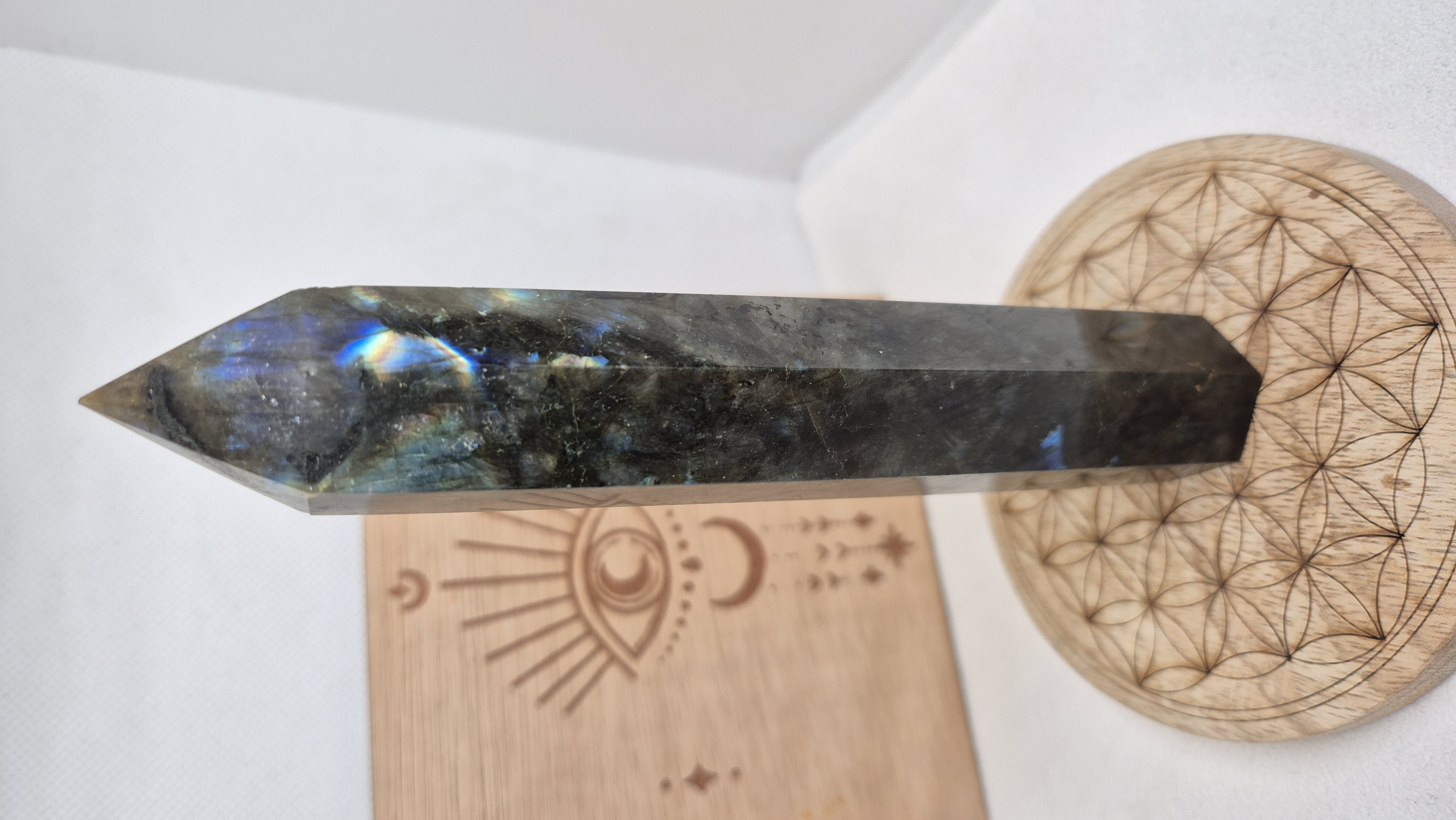 Grande pointe en Labradorite
