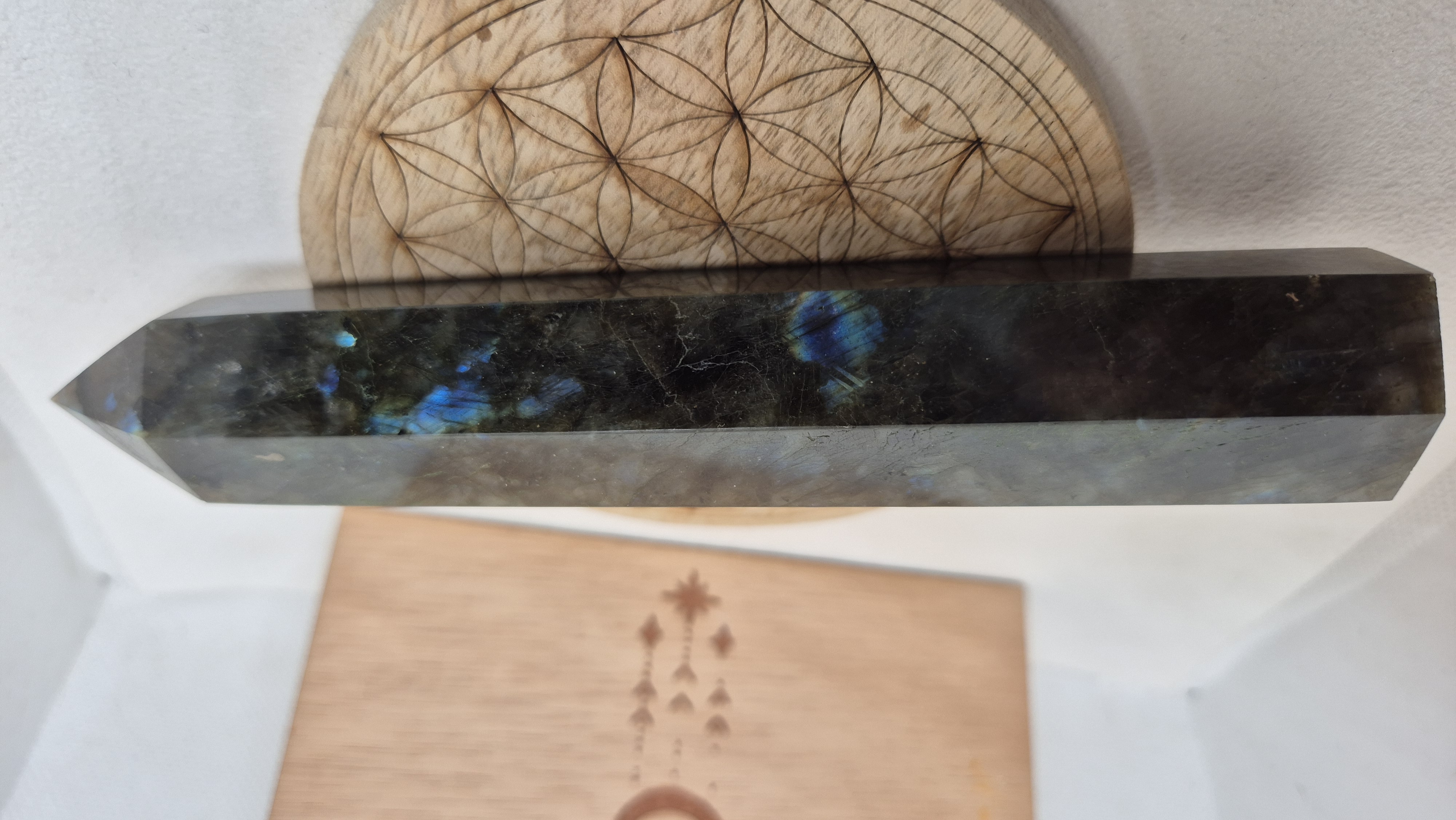 Grande pointe en Labradorite