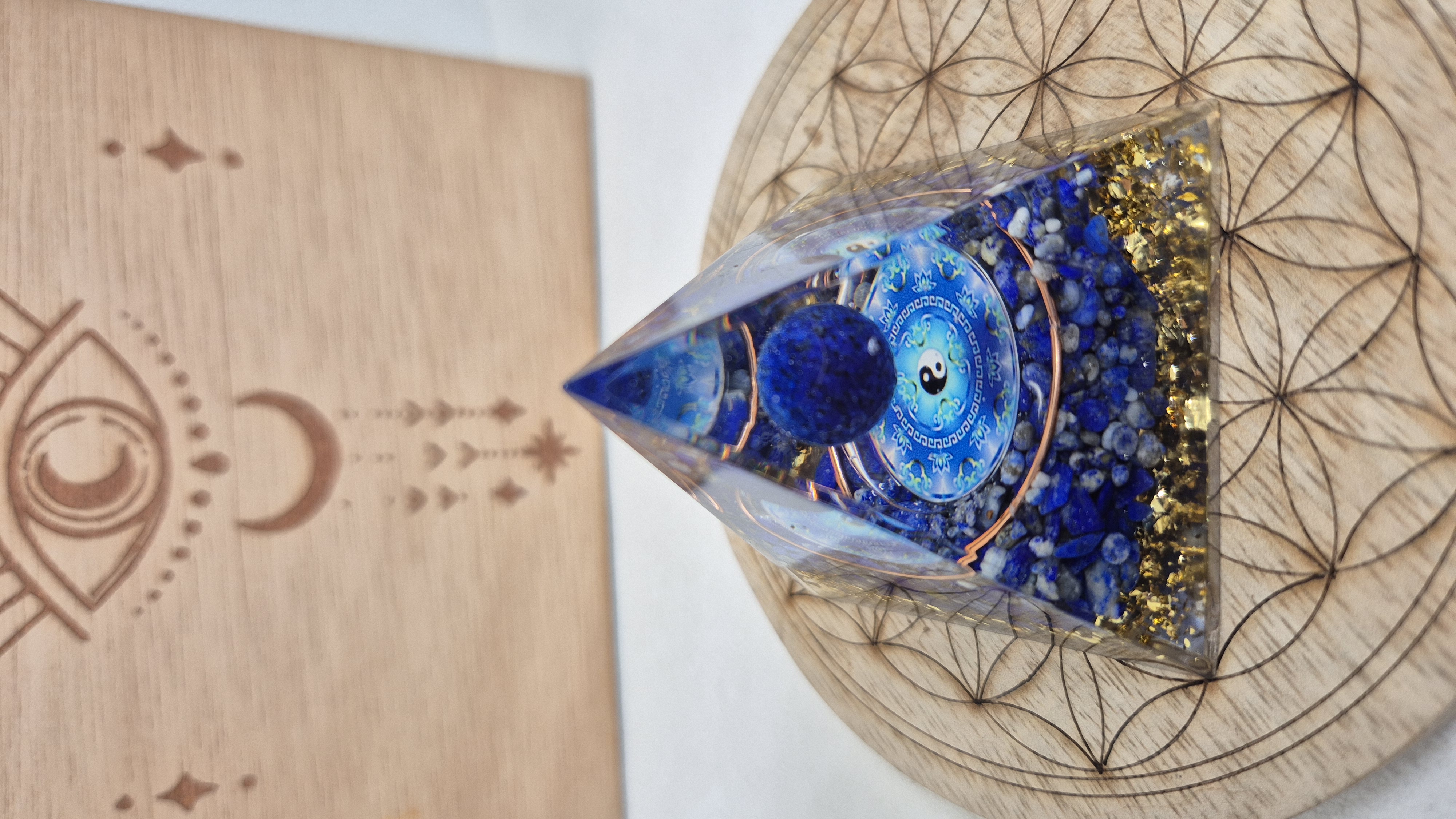 Pyramide Orgonite Lapis Lazuli