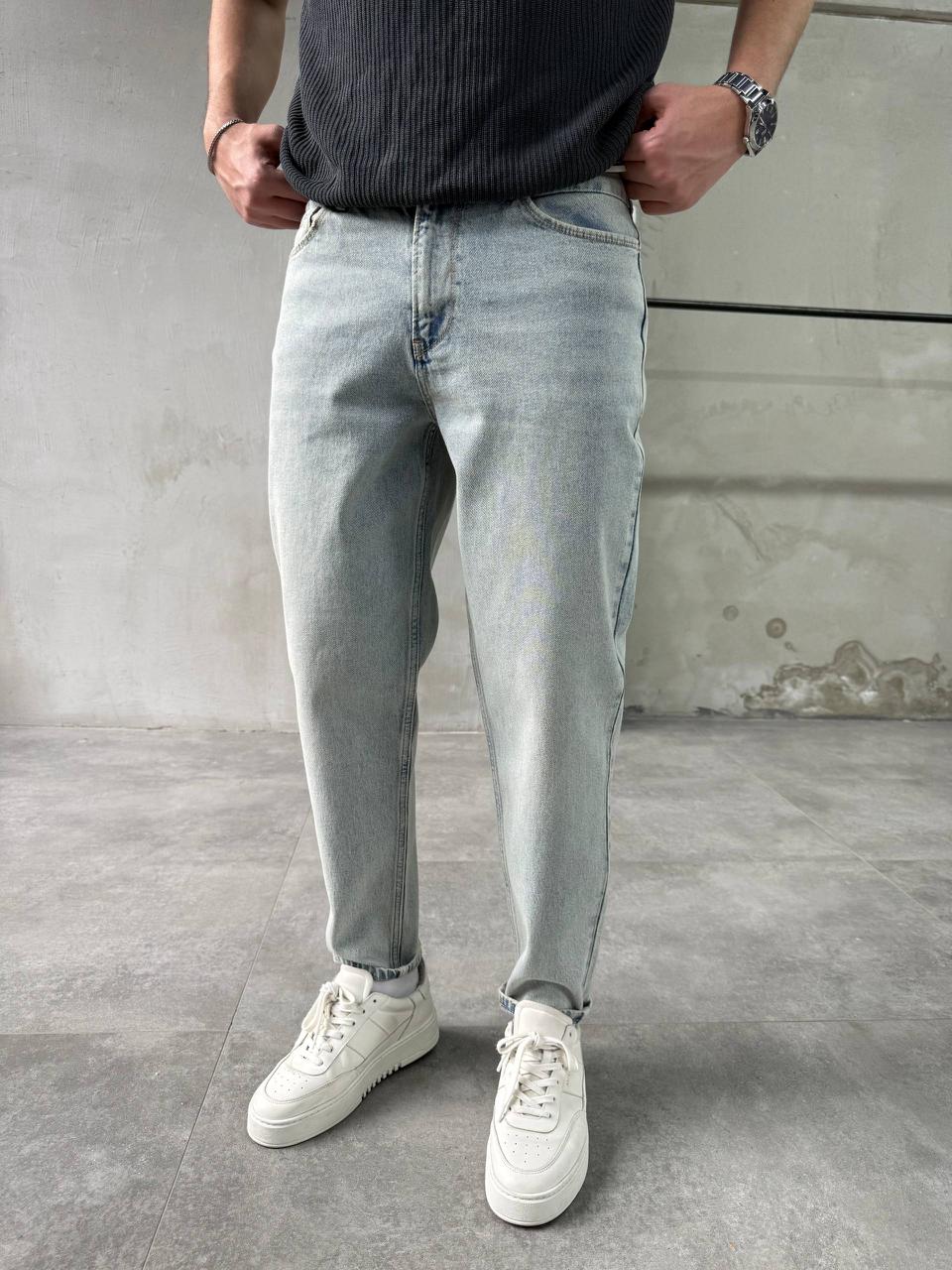 Men's Slim-Fit Light Wash Jeans