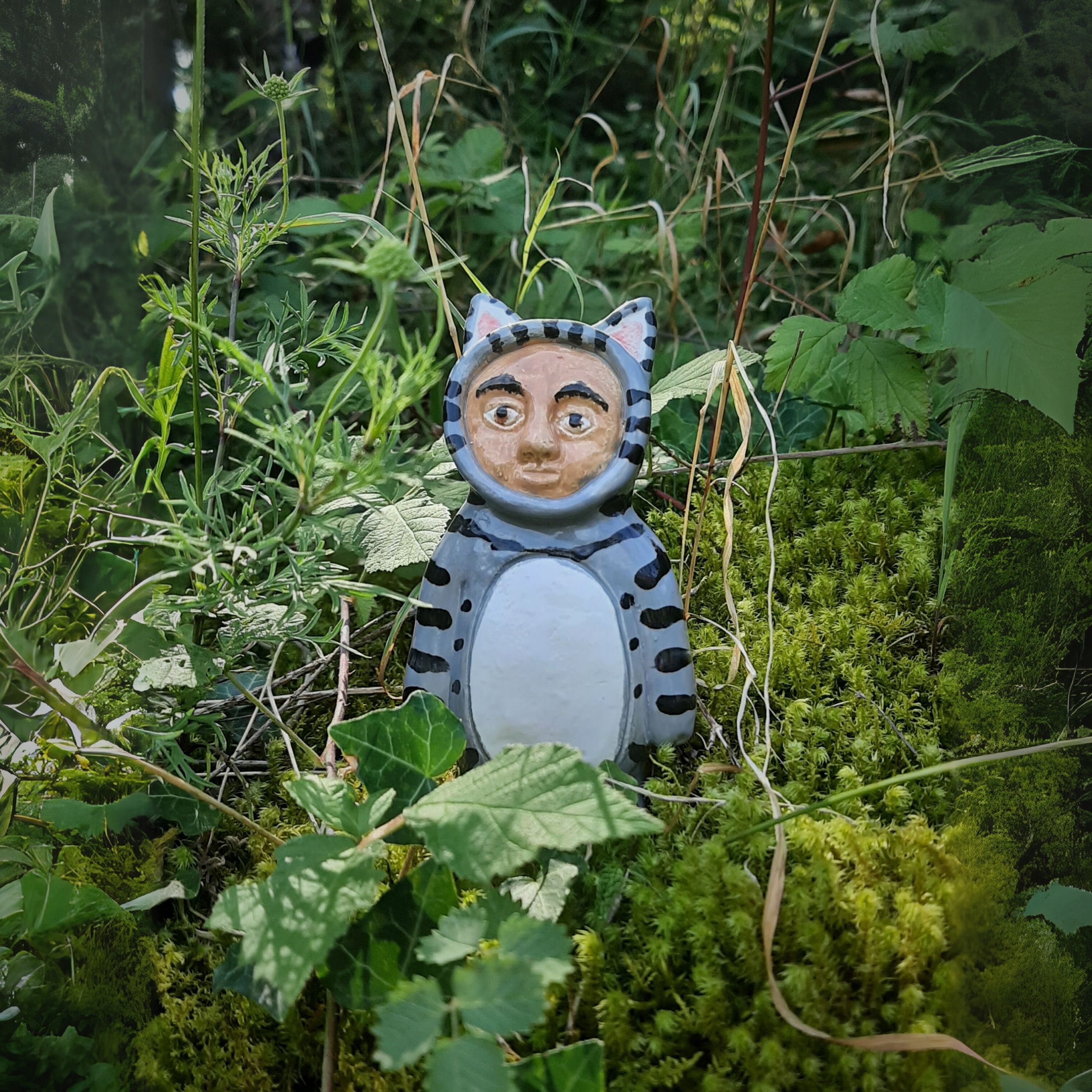 Ceramic Figurine Tabby Cat for Handmade Home Decoration Ceramic Statue Art Sculpture Gift for Cat lover Office Decor Cubicle Cat Decoration