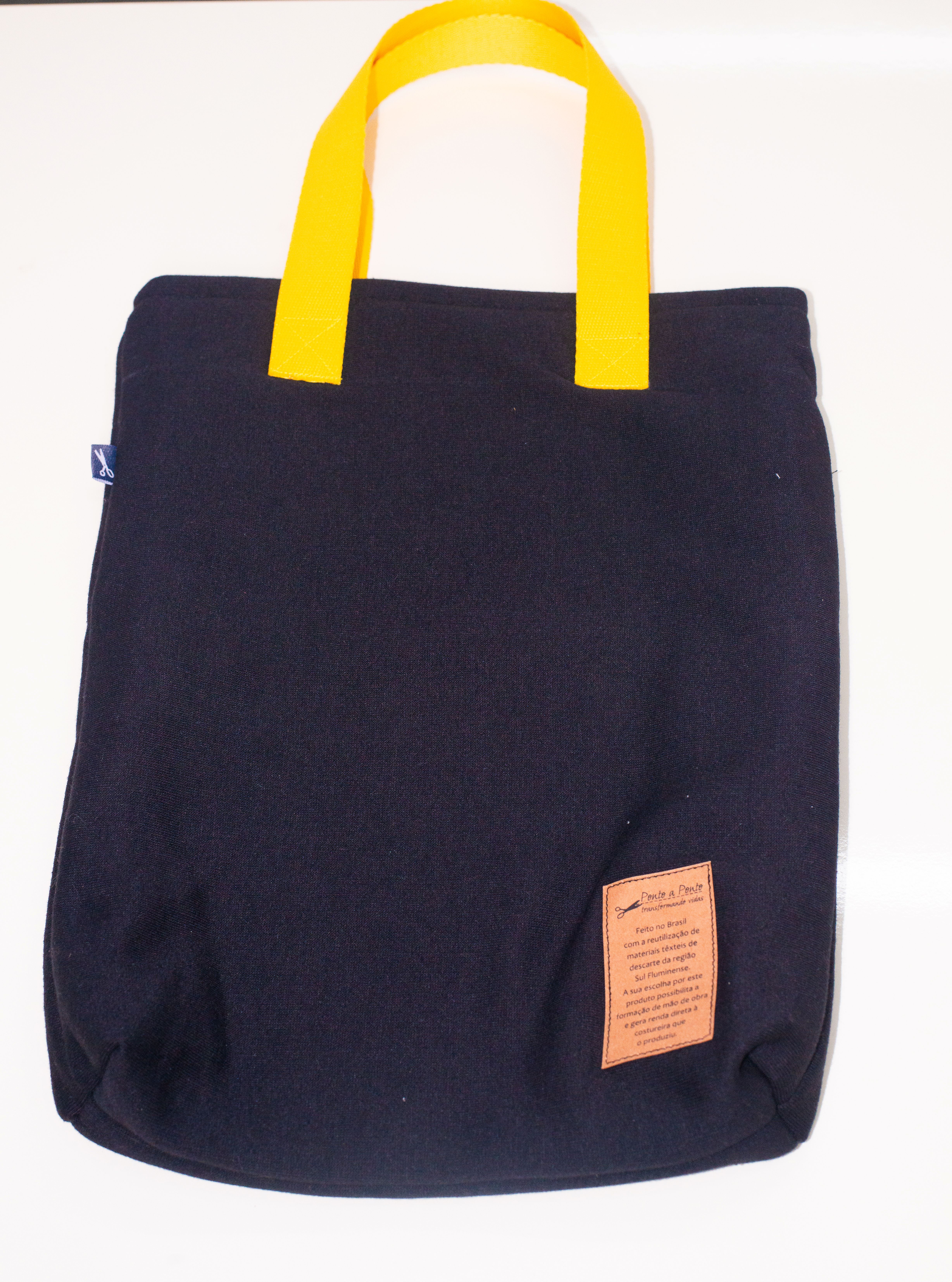 👜 Bolsa Sustentável Handmade cor preta com alça amarela