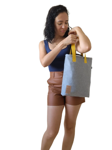 👜 Bolsa Sustentável Handmade cor cinza com alça amarela