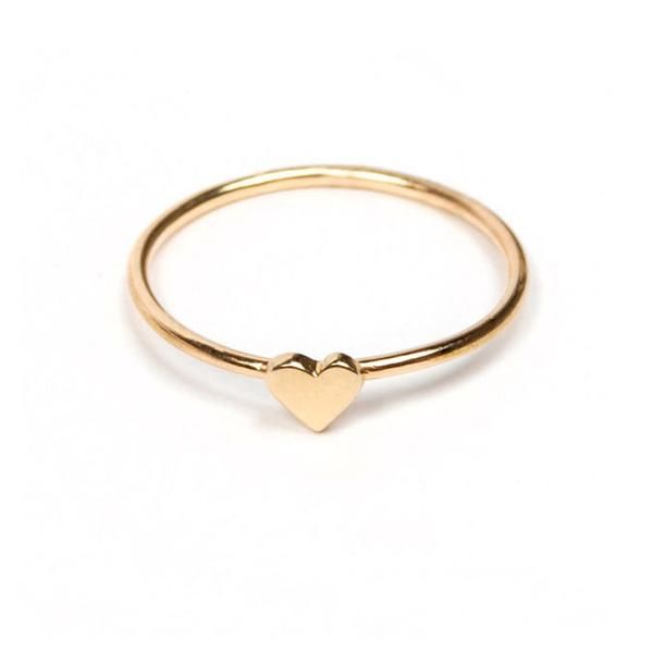 Anillo de corazón dorado