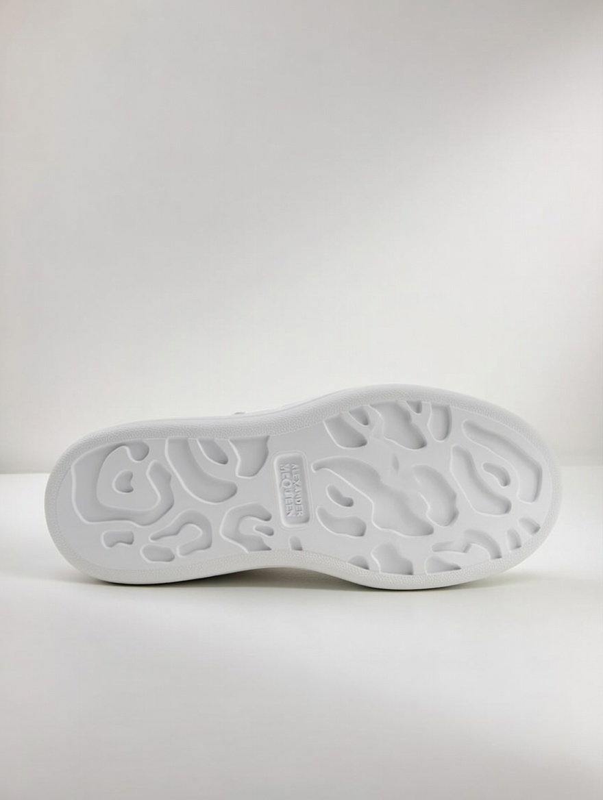 Tenis Alexander Mcqueen Oversized Talla 39 EU / 25 cm - Unisex