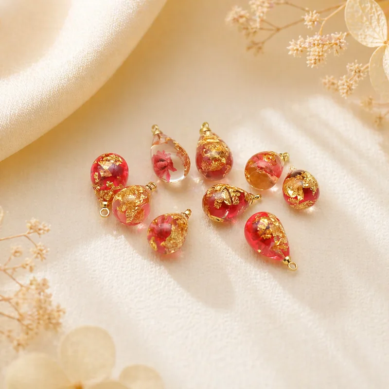 Dried flower resin pendant ( 1 pc ) C1007