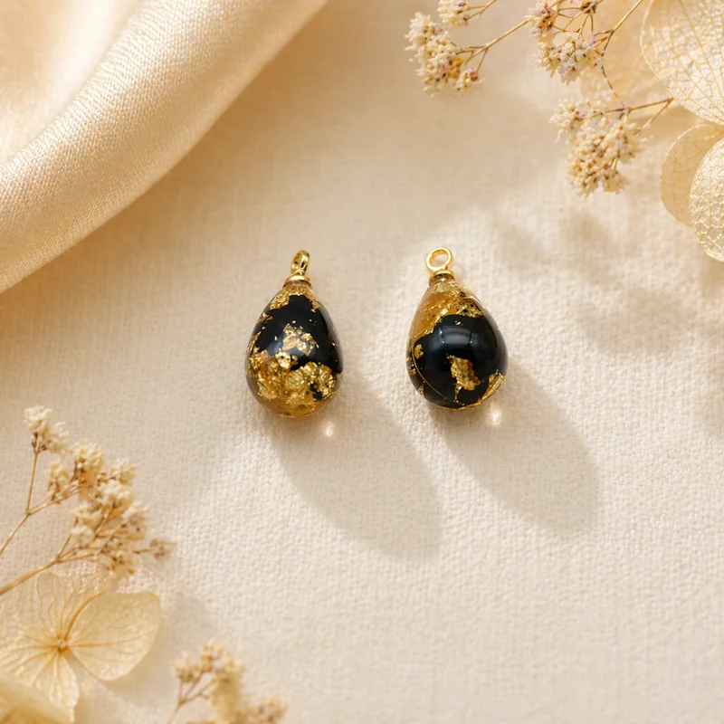 Dried flower resin pendant ( 1 pc ) C1007
