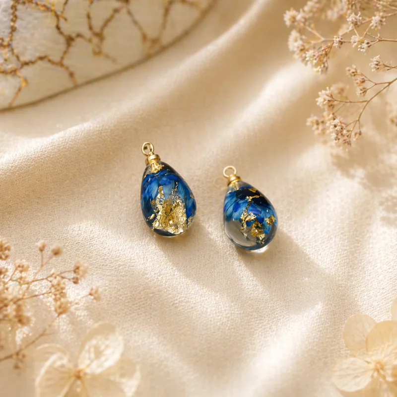 Dried flower resin pendant ( 1 pc ) C1007