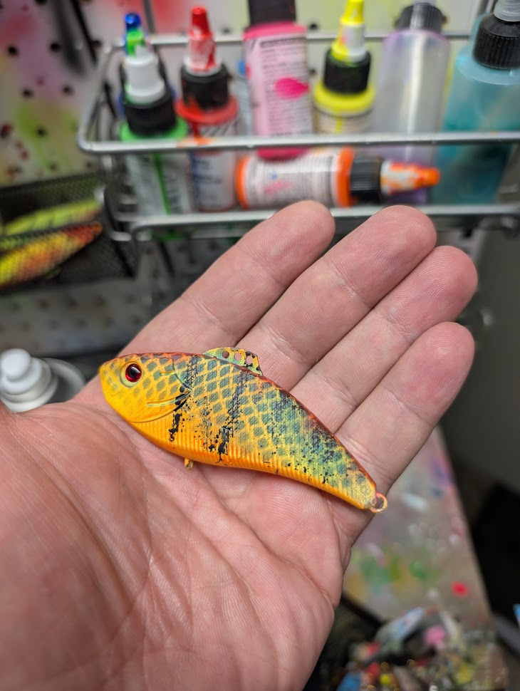 1 ounce lipless salmon and multi species crankbait