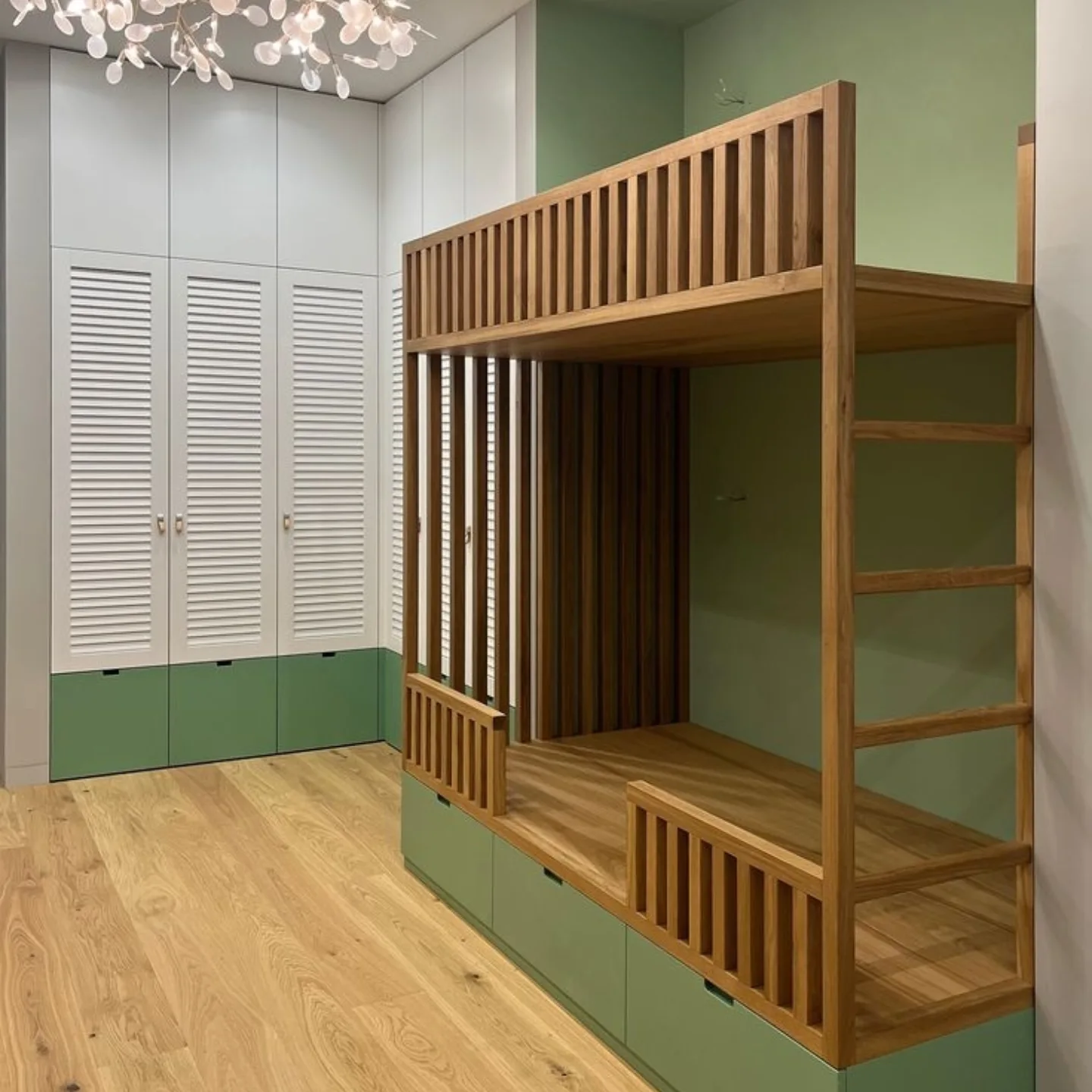 Uşaq yataq otağı üçün çarpayı və dolab