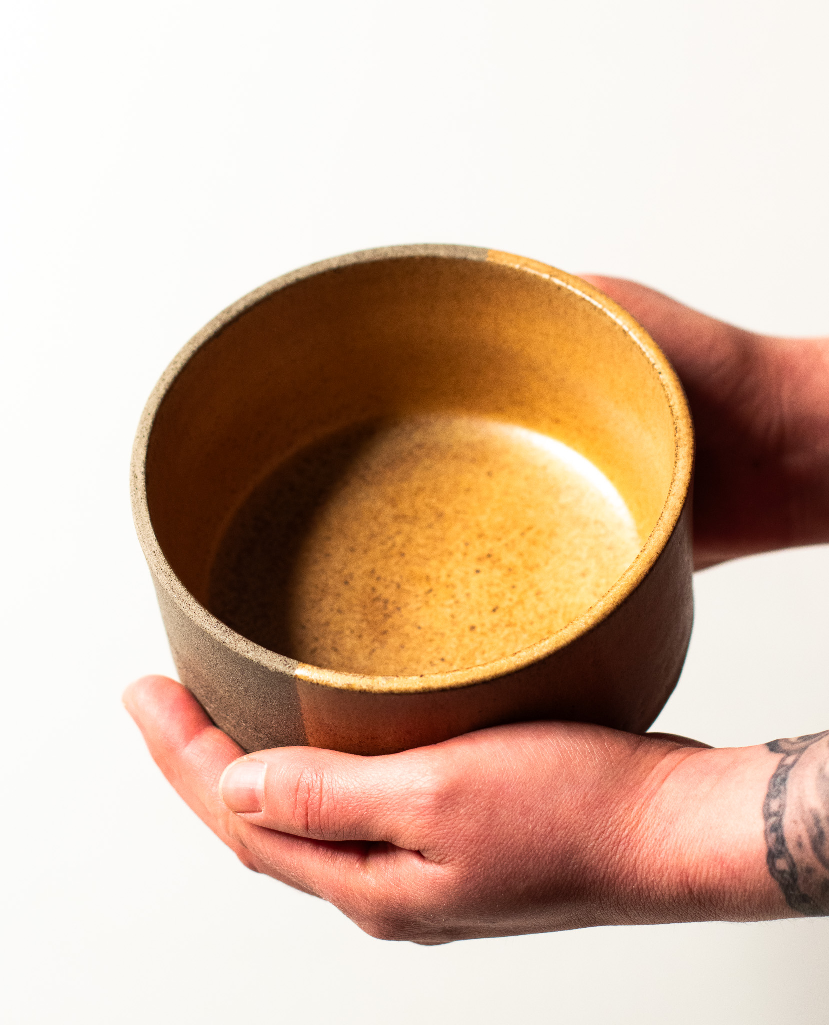 Schüssel | Die Gradlinige