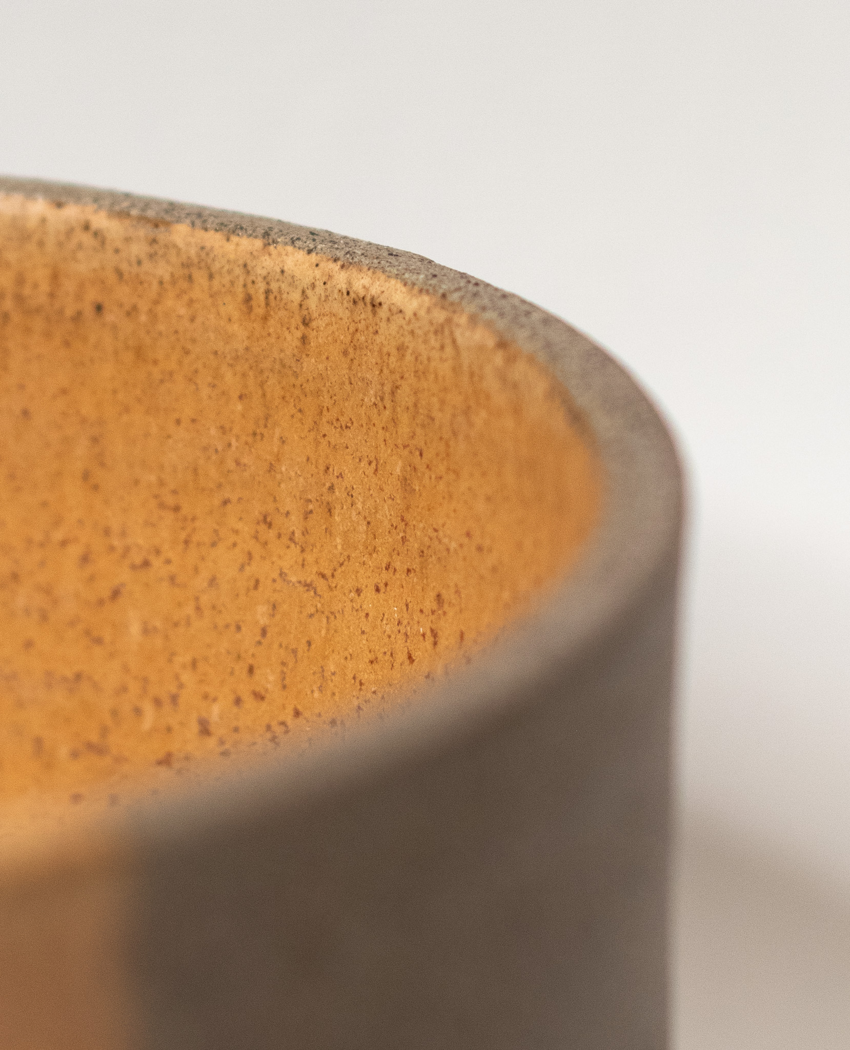 Schüssel | Die Gradlinige