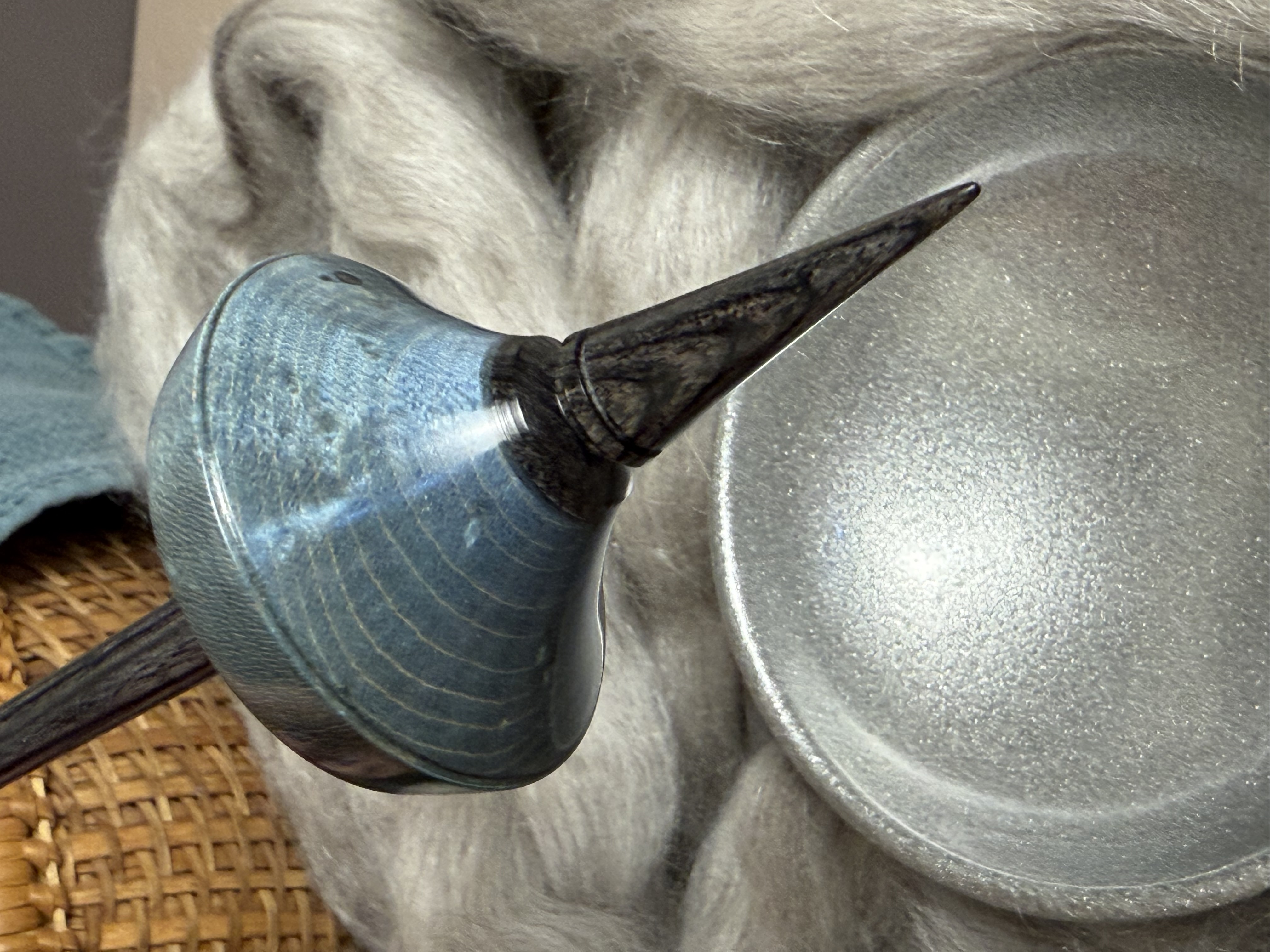 Support Spindle - "Stiletto" - Blue Maple