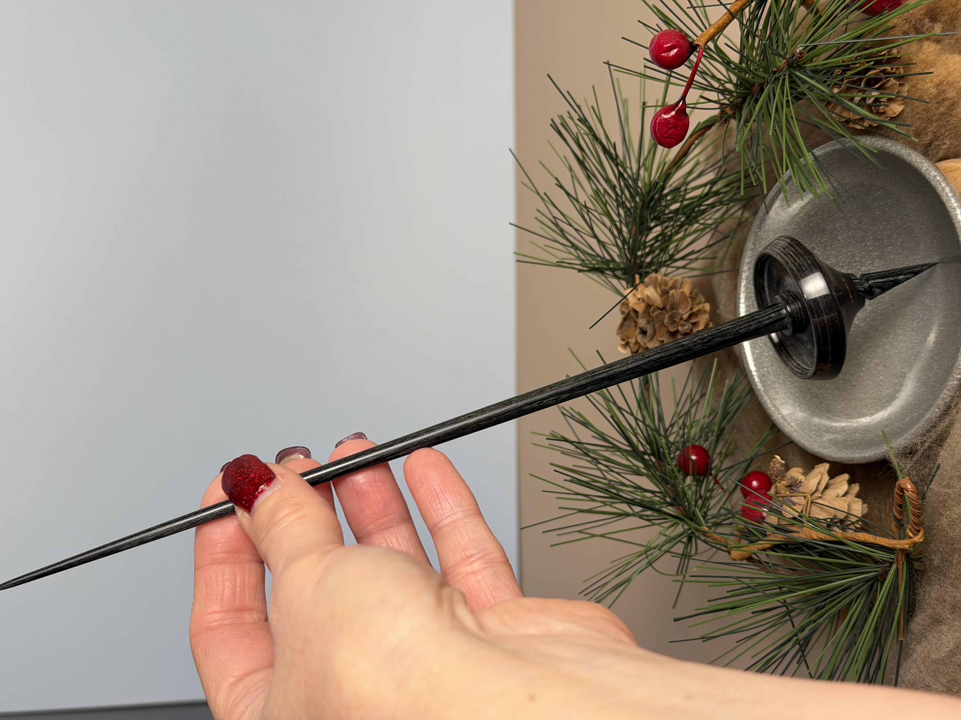 Support Spindle - "Stiletto" - Charcoal