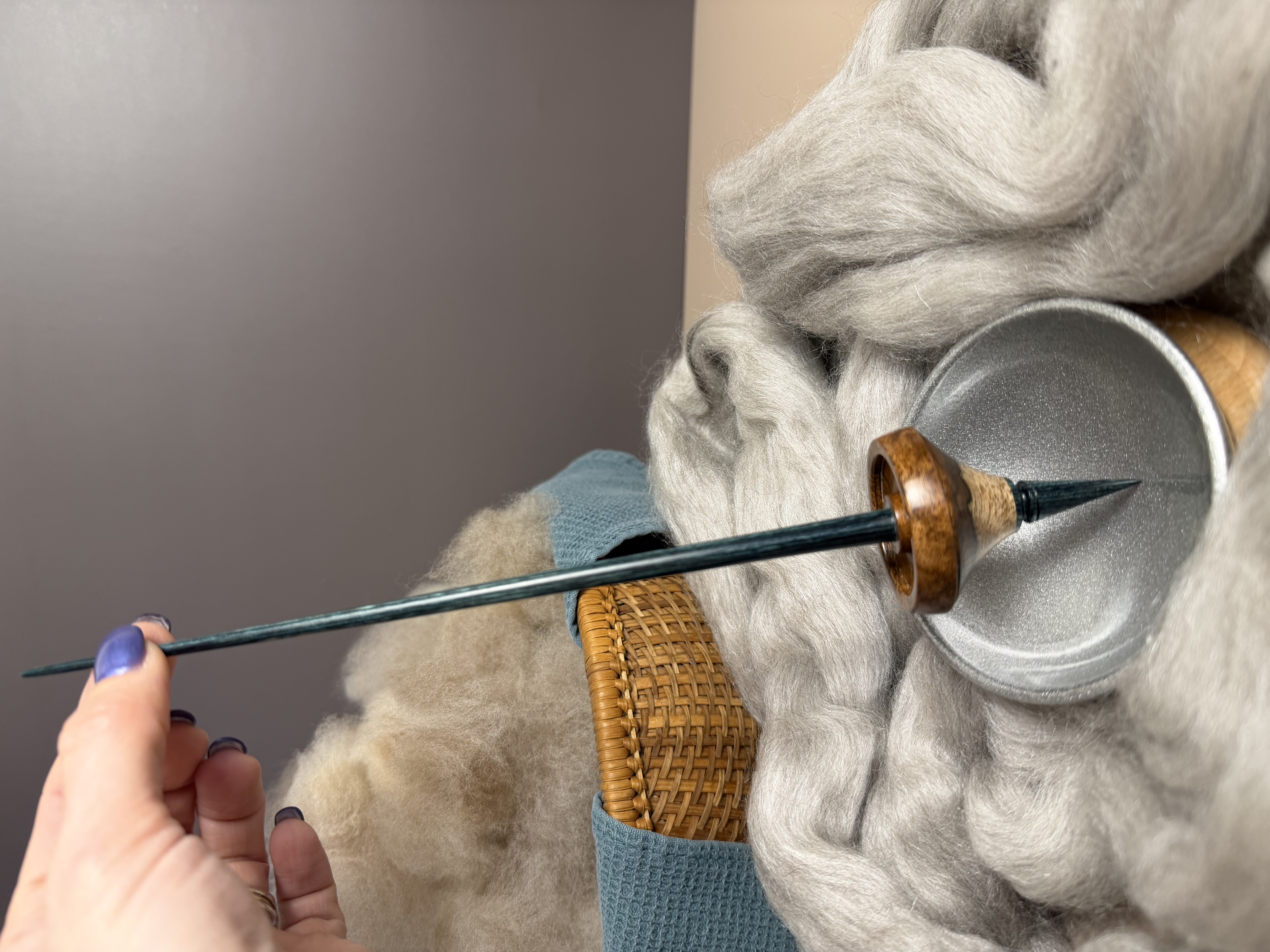 Support Spindle - "Stiletto" - Curly Black Mango