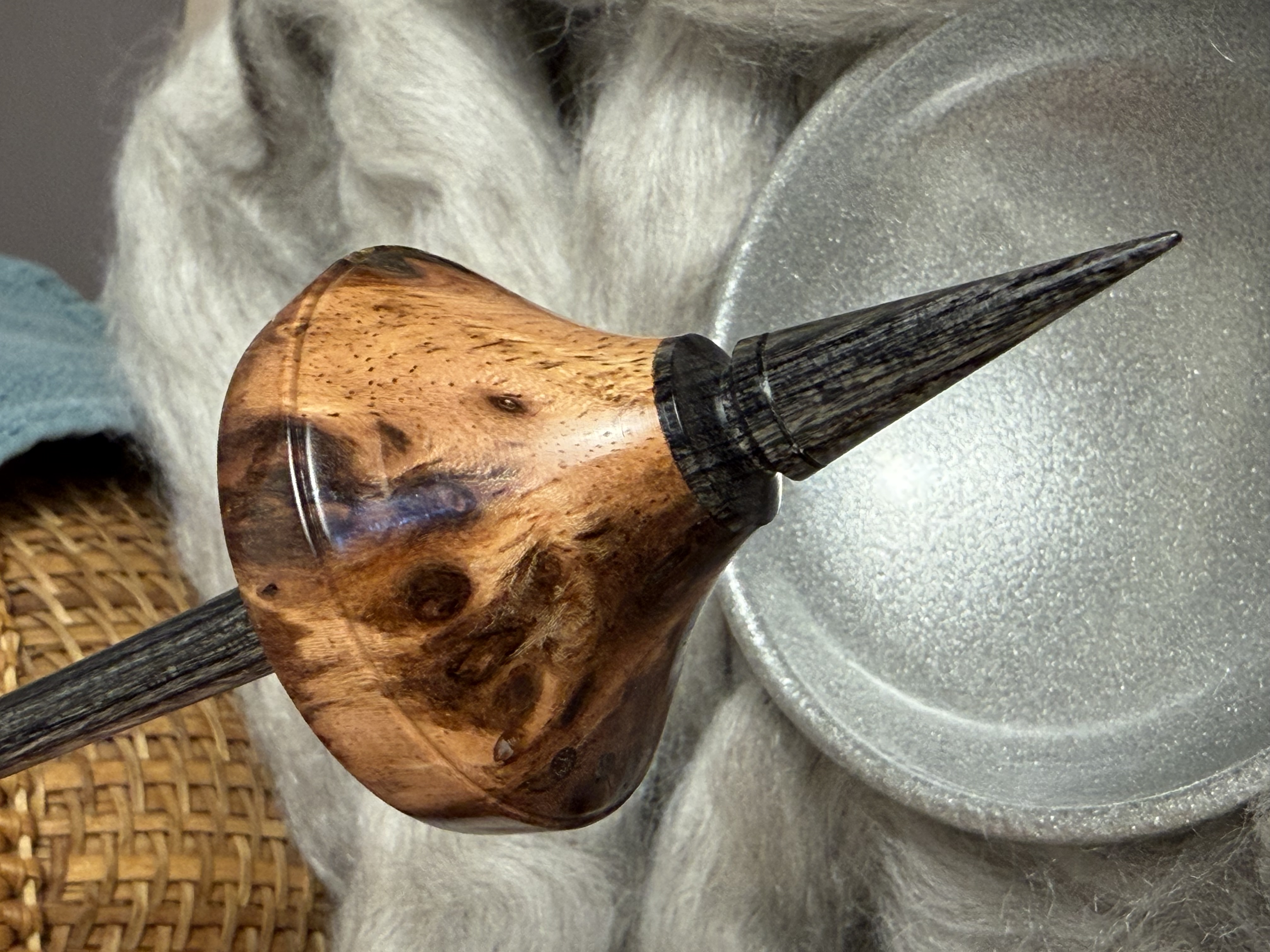 Support Spindle - "Stiletto" - Weru Burl