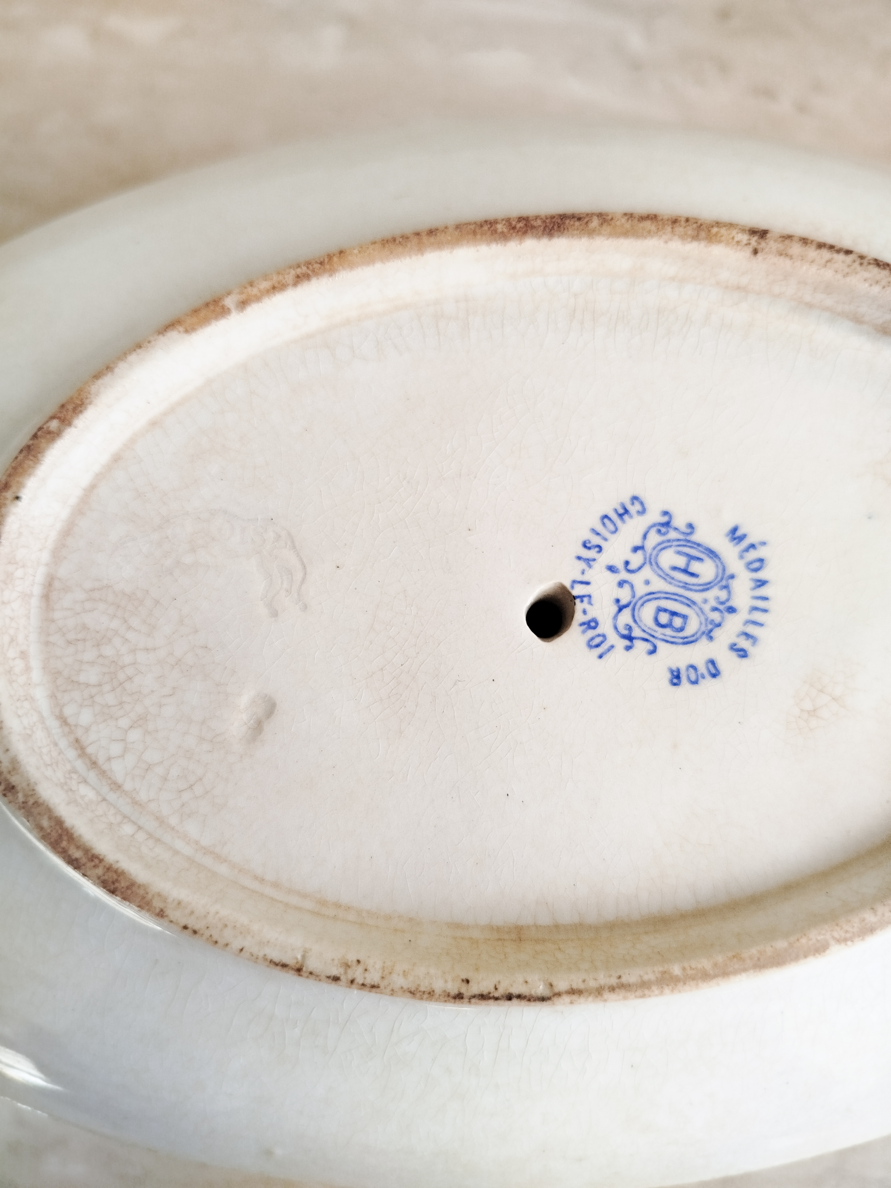 Saucière patinée Choisy le Roi 