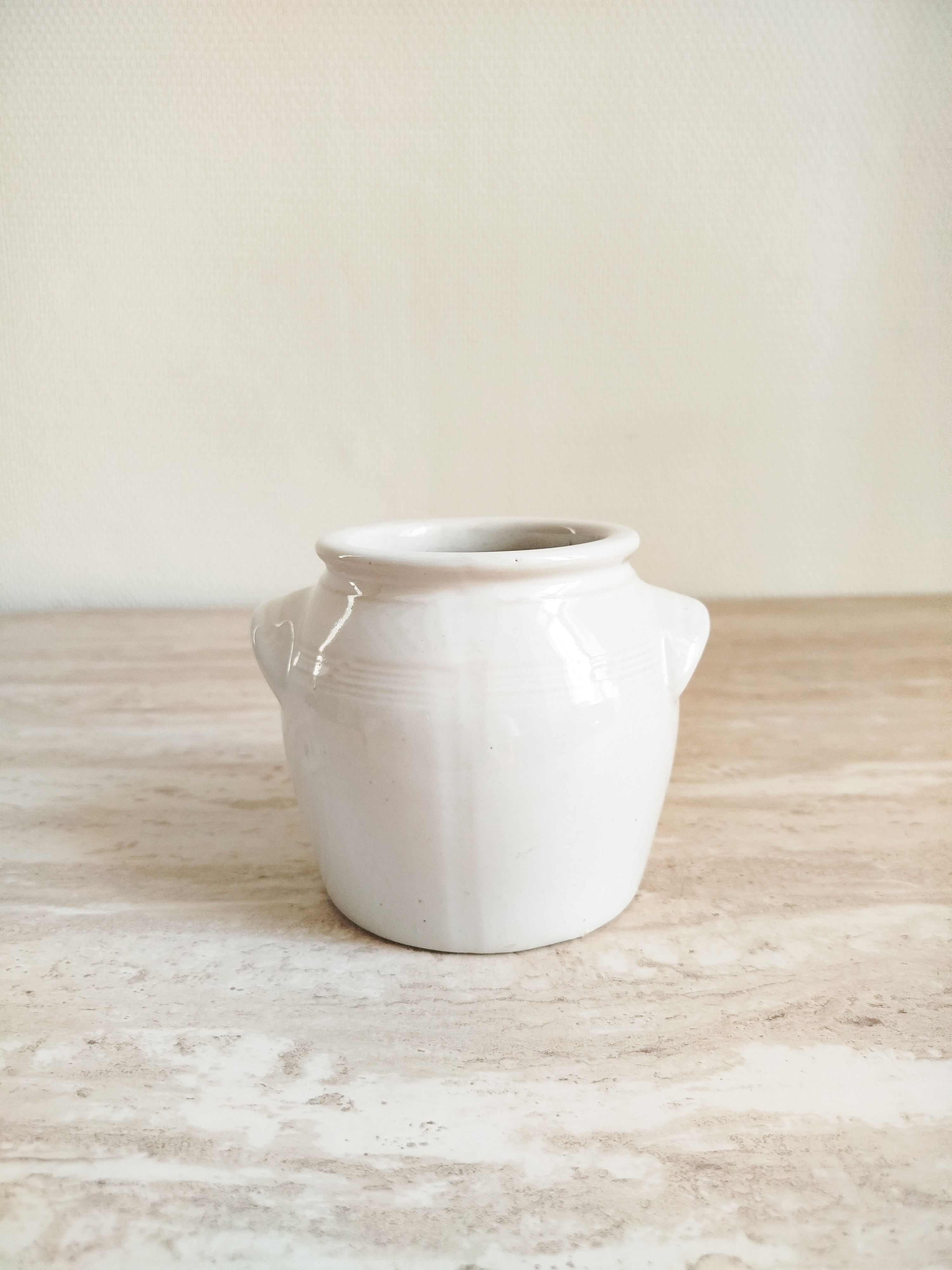 Petit pot en grès 