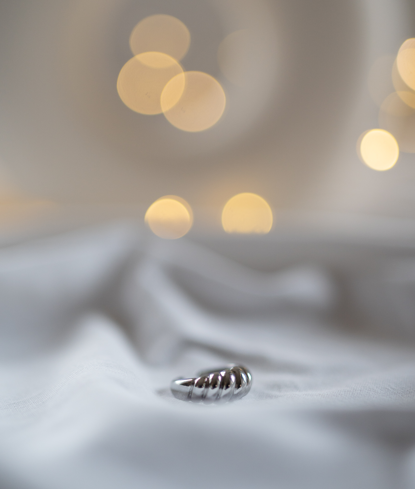 Srebrny pierścionek regulowany Twist Croissant