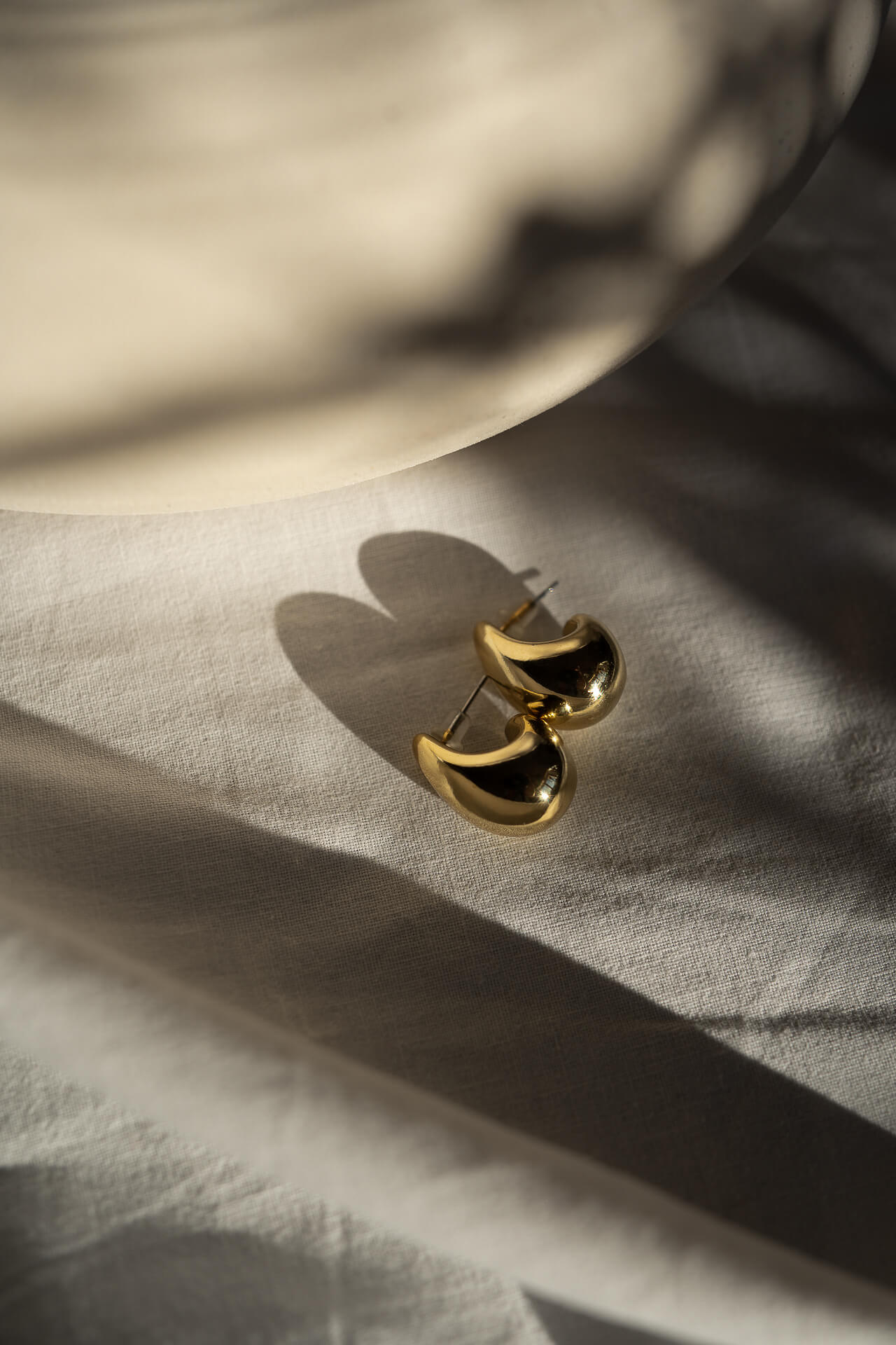 Złote kolczyki dmuchane krople Tear