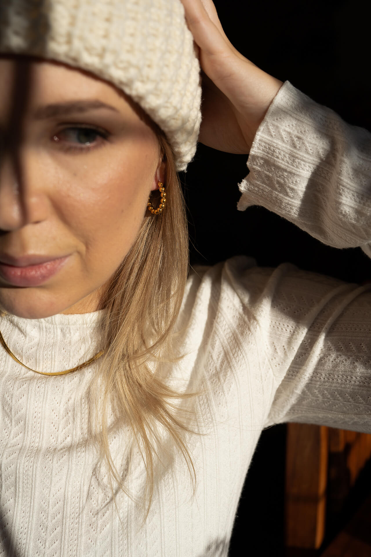 Złote kolczyki okrągłe z koralików Siena