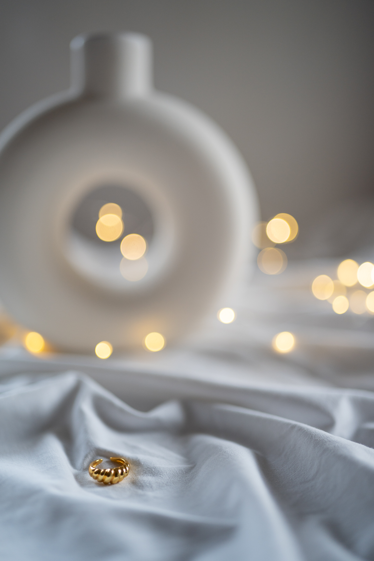 Złoty pierścionek regulowany Twist Croissant