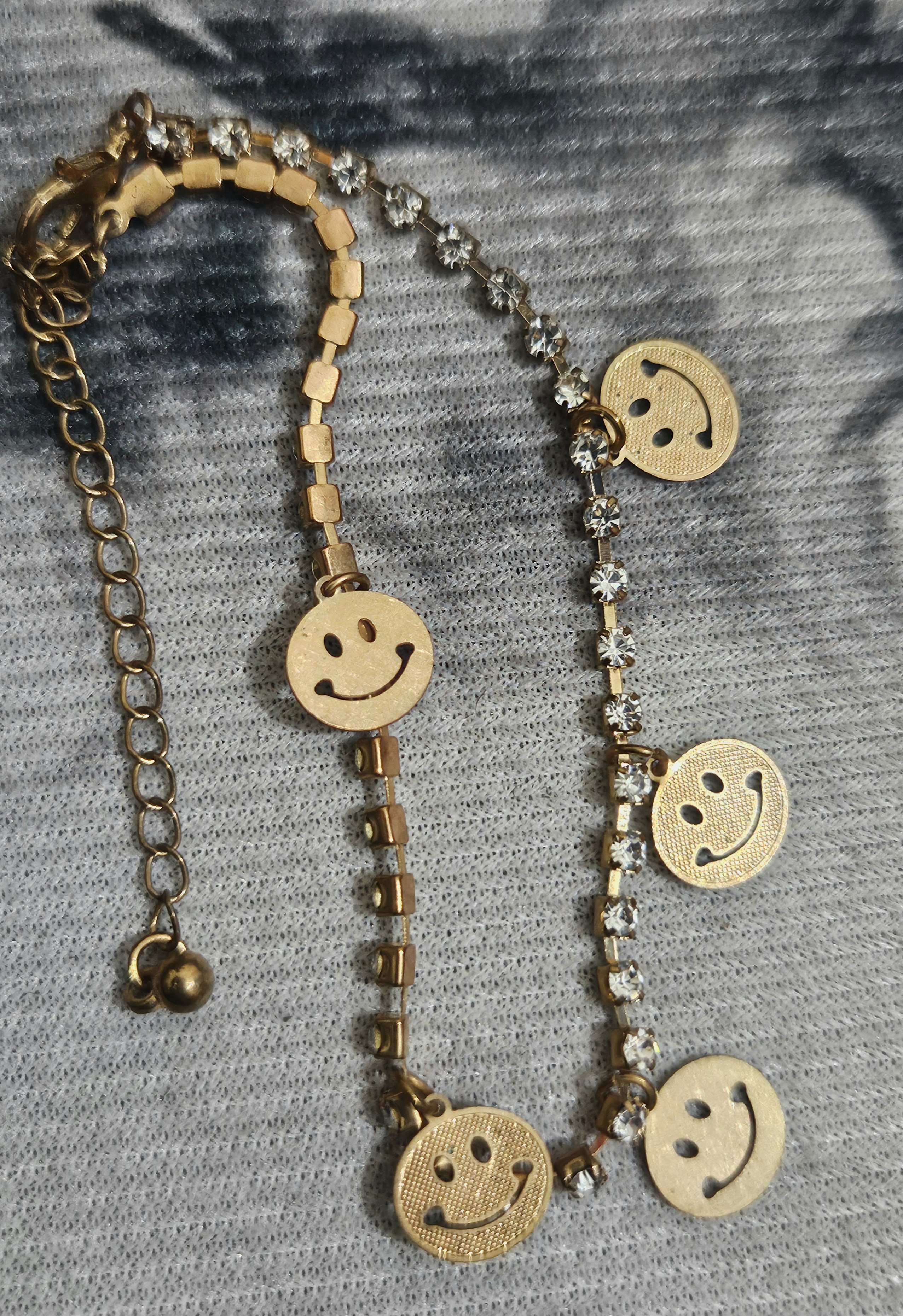 Retro Gleam – Smiley Charm Rhinestone Necklace