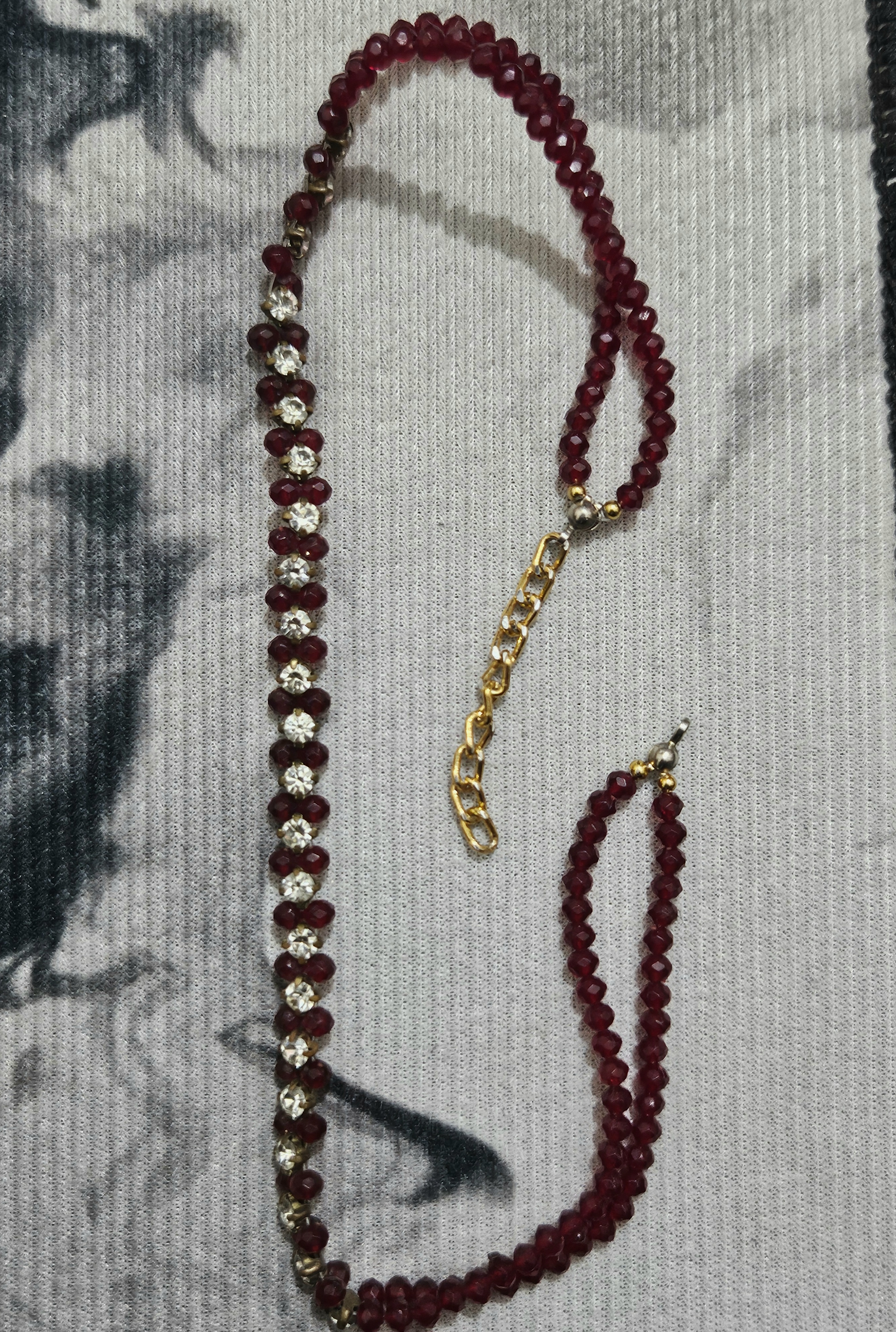 Ruby Radiance – Red Bead & Crystal Necklace