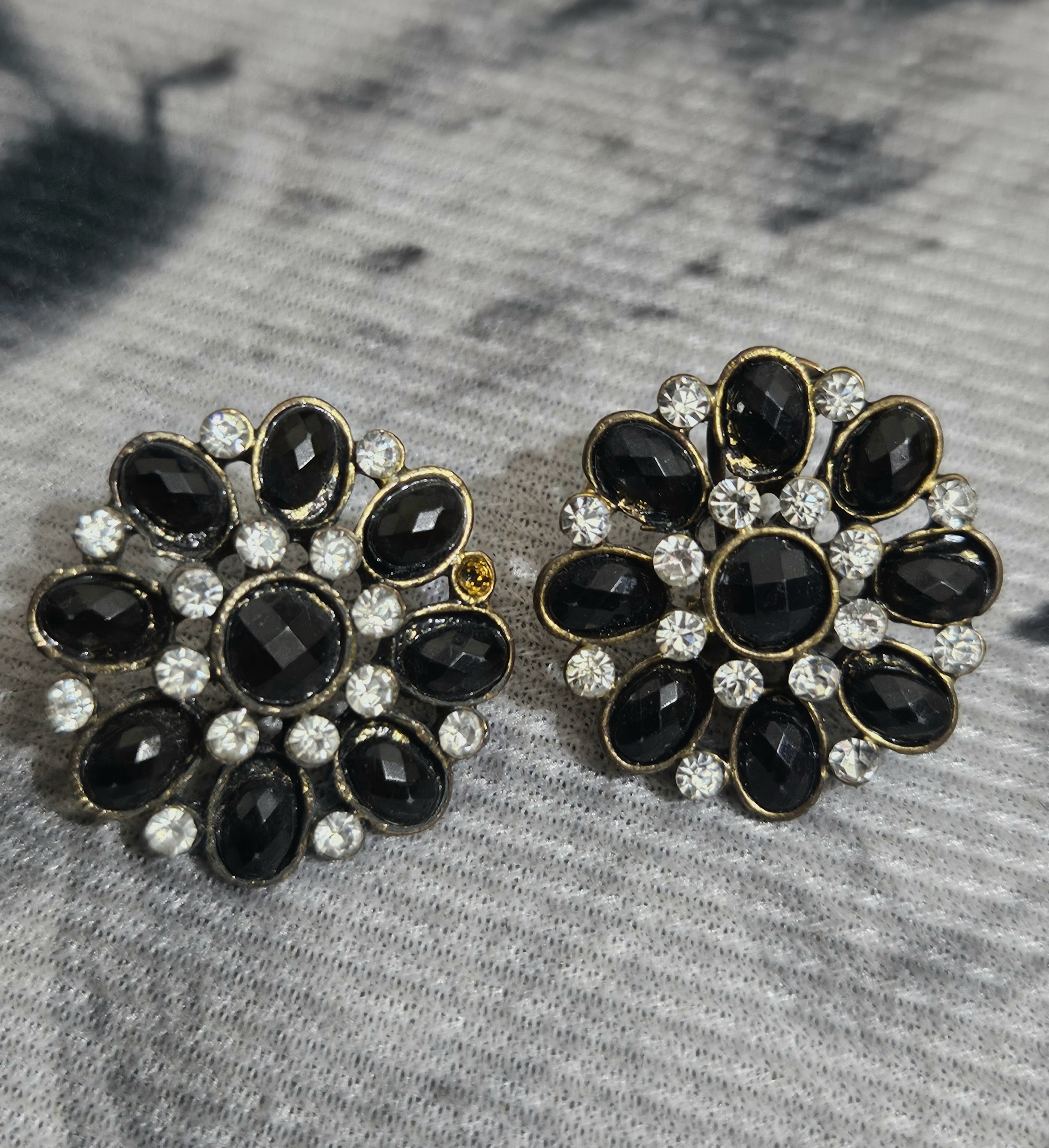 Noor-e-Gulshan – Black & Multicolor Floral Jewelry Set